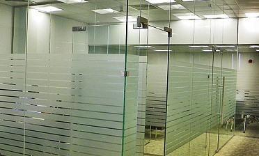 Стеклянные перегородки для офиса купить в Челябинске