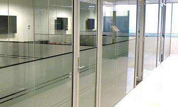 Перегородки из стекла в офисе в Челябинске. Готовые проекты ПерилаГлавСнаб