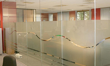 Стеклянные перегородки в офис, частично матированные купить в Челябинске