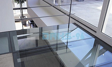 Стеклянный потолок на межэтажной площадке купить в Челябинске