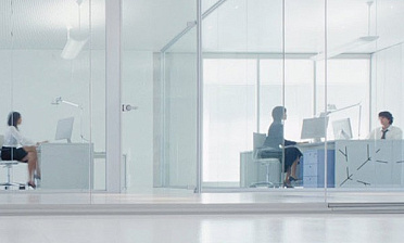 Стеклянные прозрачные перегородки в офис премиум купить в Челябинске