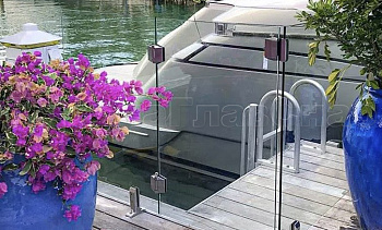 Стекло на креплениях: одностворчатые калитки стекло-стекло в Челябинске. Готовые проекты ПерилаГлавСнаб