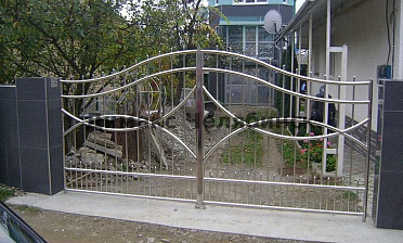 Нержавеющие двустворчатые калитки с вертикальным заполнением купить в Челябинске