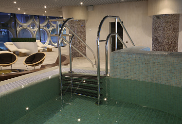 Ограждения и поручни из нержавеющей стали для бассейна, бани и сауны купить в Челябинске