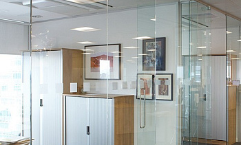 Стеклянные перегородки премиум для офиса в Челябинске. Готовые проекты ПерилаГлавСнаб