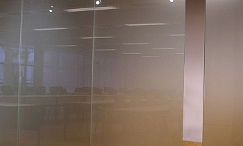 Стеклянные матовые перегородки в офис премиум в Челябинске. Готовые проекты ПерилаГлавСнаб