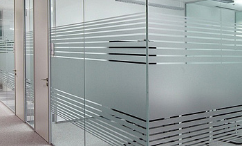 Стеклянные офисные перегородки с матовой пленкой в Челябинске. Готовые проекты ПерилаГлавСнаб