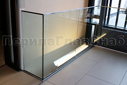 Стеклянные ограждения для торговых  и бизнес центров в Челябинске. Готовые проекты ПерилаГлавСнаб - фото 20 Стеклянные ограждения для торговых  и бизнес центров в Челябинске. Готовые проекты ПерилаГлавСнаб - фото 20