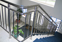 Перила и ограждения с вертикальным заполнением в Челябинске. Готовые проекты ПерилаГлавСнаб - фото 3 Перила и ограждения с вертикальным заполнением в Челябинске. Готовые проекты ПерилаГлавСнаб - фото 3