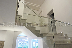 Стеклянные перила для колодезных лестниц в Челябинске. Готовые проекты ПерилаГлавСнаб - фото 7 Стеклянные перила для колодезных лестниц в Челябинске. Готовые проекты ПерилаГлавСнаб - фото 7