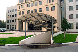 Козырьки и навесы на металлокаркасе в Челябинске. Готовые проекты ПерилаГлавСнаб - фото 23