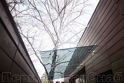 Стеклянные козырьки на вантах в Челябинске. Готовые проекты ПерилаГлавСнаб - фото 26