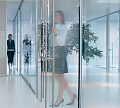 Перегородки в офис с прозрачным стеклом премиум в Челябинске. Готовые проекты ПерилаГлавСнаб - фото 1