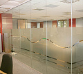 Стеклянные перегородки в офис, частично матированные в Челябинске. Готовые проекты ПерилаГлавСнаб - фото 1