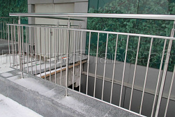 Перила и ограждения с вертикальным заполнением в Челябинске. Готовые проекты ПерилаГлавСнаб - фото 7 Перила и ограждения с вертикальным заполнением в Челябинске. Готовые проекты ПерилаГлавСнаб - фото 7