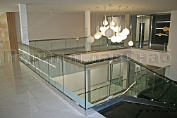 Стеклянные перила для атриумов в Челябинске. Готовые проекты ПерилаГлавСнаб - фото 11 Стеклянные перила для атриумов в Челябинске. Готовые проекты ПерилаГлавСнаб - фото 11