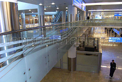 Стеклянные перила для атриумов в Челябинске. Готовые проекты ПерилаГлавСнаб - фото 16 Стеклянные перила для атриумов в Челябинске. Готовые проекты ПерилаГлавСнаб - фото 16