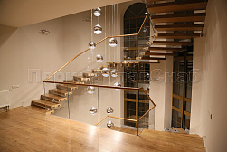 Стеклянные перила для винтовых лестниц в Челябинске. Готовые проекты ПерилаГлавСнаб - фото 2