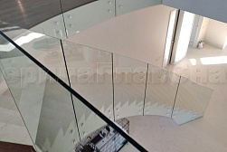 Стеклянные перила для винтовых лестниц в Челябинске. Готовые проекты ПерилаГлавСнаб - фото 20 Стеклянные перила для винтовых лестниц в Челябинске. Готовые проекты ПерилаГлавСнаб - фото 20